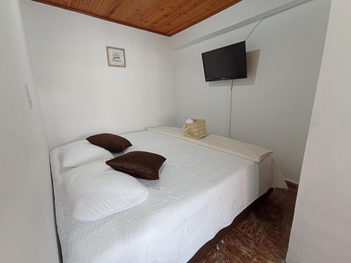 Komodo Alojamiento- Hostal Autoservicio - Ubicado Muy Cerca Al Centro Historico -Habitaciones Con Bano Privado, Wifi , Cama 2X2 Popayan Exterior foto