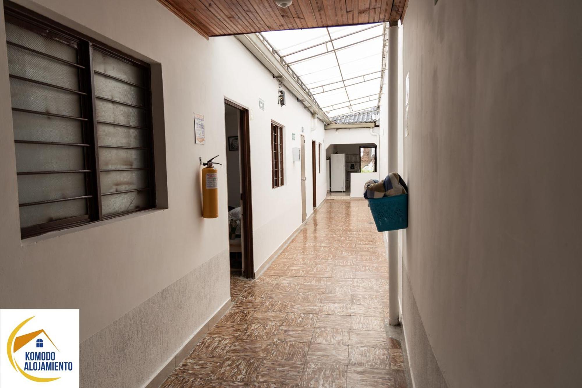 Komodo Alojamiento- Hostal Autoservicio - Ubicado Muy Cerca Al Centro Historico -Habitaciones Con Bano Privado, Wifi , Cama 2X2 Popayan Exterior foto